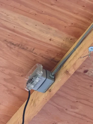 electrician-salem-oregon-creative-electric-4-20-2025-002