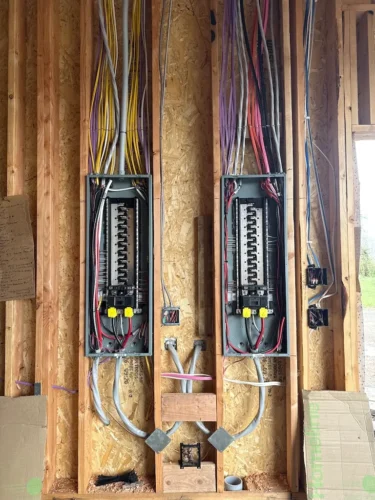 electrician-salem-oregon-creative-electric-4-20-2025-0039