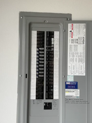 electrician-salem-oregon-creative-electric-4-20-2025-005